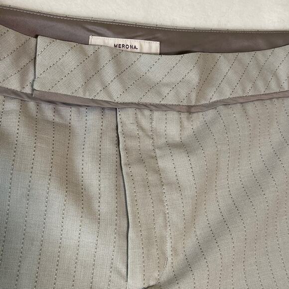Merona Gray Capris with Button Detail - Picture 3 of 8